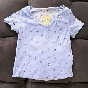 Baby Blue Floral T-Shirt - NWT - Juniors Sz M